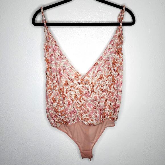 Free People Siren Song Bodysuit in Ivory Pink Floral Combo NWT - Picture 2 of 11
